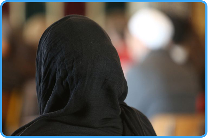 Fetva: 17–Avrupa’da yaşayan bir Müslüman hanımım. Tesettür konusunda sıkıntılar yaşıyorum. Açılmam caiz midir?